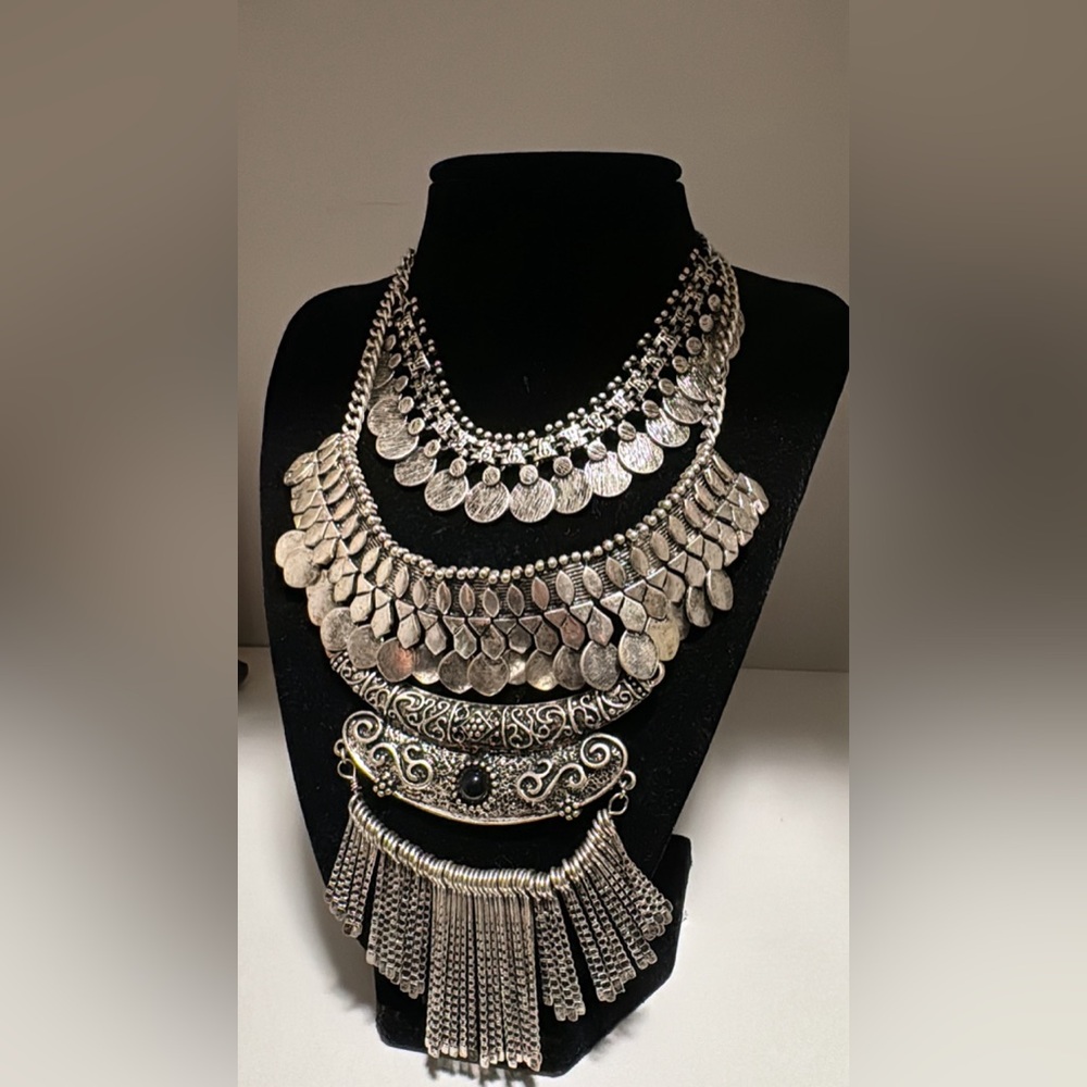 Boho layered Silver Statement Necklace - Picture 5 of 8